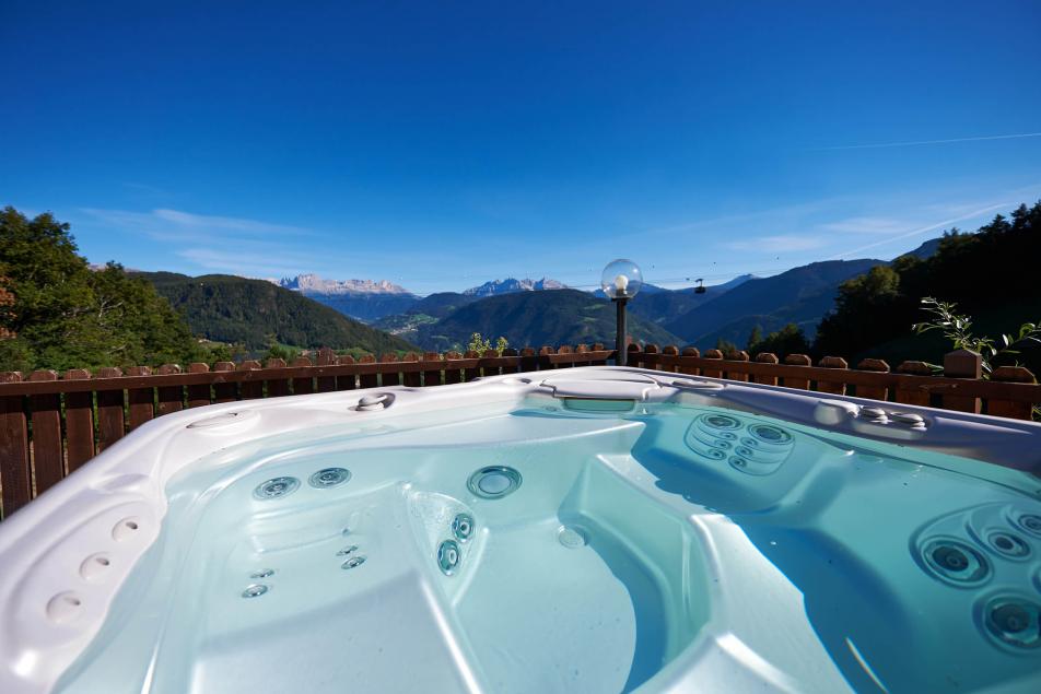 Boutique Hotel South Tyrol Jaccuzzi Panorama Mountains Dolomites