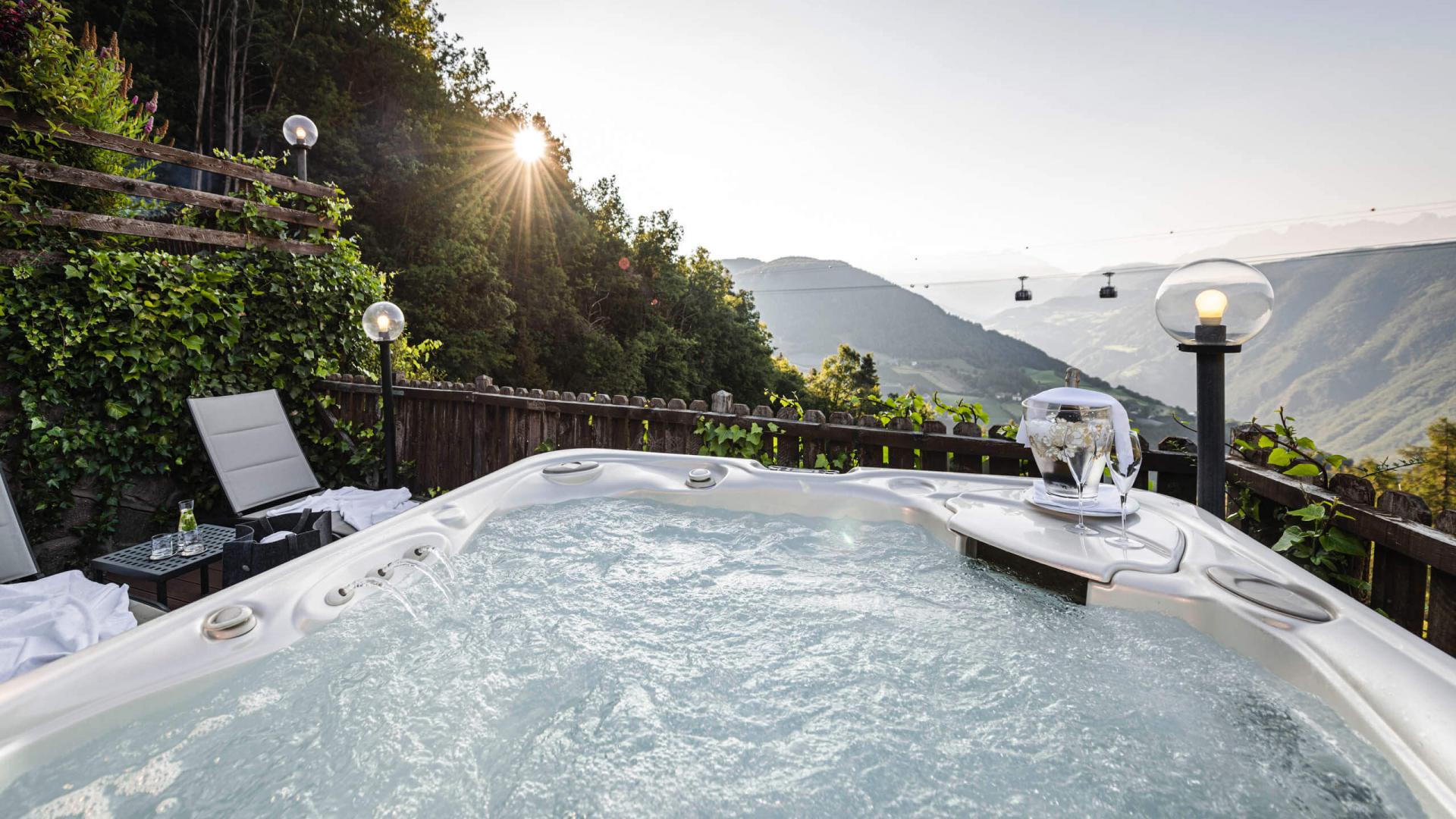 Chalet con piscina in Alto Adige 