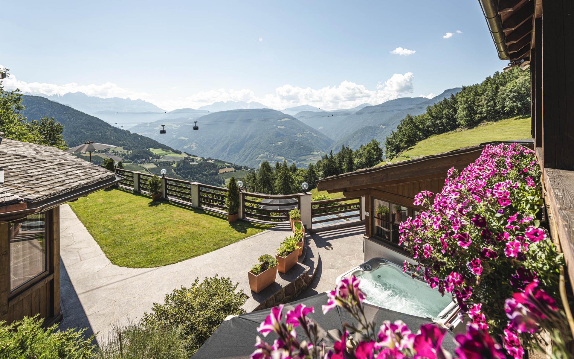 Superior Suite terrace with whirlpool Chalet Grumer