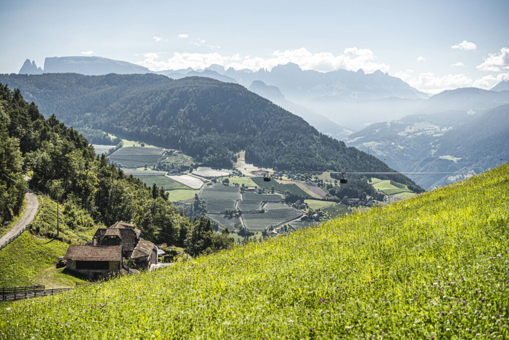 Ausblick Chalet Südtirol in den Bergen auf das Tal